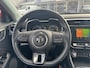 MG MG ZS EV Luxury 45 kWh | 143pk | Panoramadak | Elektrisch Verstelbare Stoelen | Dodehoeksensoren | SOH 93.6%