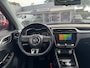 MG MG ZS EV Luxury 45 kWh | 143pk | Panoramadak | Elektrisch Verstelbare Stoelen | Dodehoeksensoren | SOH 93.6%