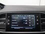 Peugeot 308 1.2 PureTech Blue Lease Executive TREKHAAK / PANORAMADAK / CAMERA / CARPLAY / NAVI / CLIMA / PDC / BLUETOOTH / CRUISE / NL-AUTO