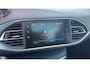 Peugeot 308 1.2 PureTech Blue Lease Executive TREKHAAK / PANORAMADAK / CAMERA / CARPLAY / NAVI / CLIMA / PDC / BLUETOOTH / CRUISE / NL-AUTO
