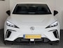 MG MG4 ELECTRIC 204 PK NAVIGATIE ADAPTIVE CRUISE CONTROL APPLE CARPLAY/ANDROID 360 CAMERA STOEL EN STUURVERWARMING DODEHOEKSENSOREN RIJSTROOKSENSOREN KEYLESS GO ZEER MOOI !!