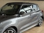 Suzuki Swift 1.4 Sport Smart Hybrid | Navi | ACC | 17" | Dodehoek | Carplay | Camera | 100% Onderhouden!