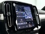 Volvo XC40 B4 Plus Black Edition | Panoramadak | 360° camera | Harman Kardon | Stoel- en Stuurverwarming | Trekhaak
