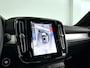 Volvo XC40 B4 Plus Black Edition | Panoramadak | 360° camera | Harman Kardon | Stoel- en Stuurverwarming | Trekhaak