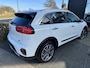 Kia Niro Hybrid 1.6 GDi DynamicLine Style Pack 18 Inch, Adaptieve Cruise Control, Draadloos Opladen, Achteruitrijcamera, Enz...