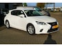 Lexus CT 200h Sport Edition. Wit Metallic, Camera, Navi, Clima, 17"LMV All Season Banden