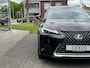 Lexus UX 250h Preference Line | Nieuwe multimedia, 18 inch, Dodehoekherkenning, Stoel + Stuurverwarming, Parkeersensoren