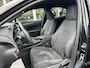 Lexus UX 250h Preference Line | Nieuwe multimedia, 18 inch, Dodehoekherkenning, Stoel + Stuurverwarming, Parkeersensoren