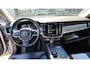 Volvo V90 T4 AUT8 190PK Momentum | Trekhaak semi elektrisch inklapbaar | Elektrisch verstelbare voorstoelen met geheugen | Verwarmde voorstoelen, achterbank & stuurwiel | Adaptieve Cruise Control | BLIS Dodehoekdetectie | Park Assist voor & achter | Adaptieve bochtverlichting