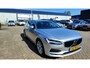 Volvo V90 T4 AUT8 190PK Momentum | Trekhaak semi elektrisch inklapbaar | Elektrisch verstelbare voorstoelen met geheugen | Verwarmde voorstoelen, achterbank & stuurwiel | Adaptieve Cruise Control | BLIS Dodehoekdetectie | Park Assist voor & achter | Adaptieve bochtverlichting