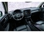 Volvo XC40 1.5 T4 Plug-in Hybrid Plus Dark | PHEV | Adaptieve Cruise Control | Lederen Bekleding | Stoel en Stuurverwarming | Harman Kardon Audio | Lichtmetalen Velgen 19 inch | Elektrisch Verstelbare Voorstoelen | Elektrische Achterklep | Apple Carplay | Android Auto
