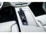 Volvo XC60 2.0 T8 Plug-in Hybrid AWD Ultimate Dark | Long Range | Head-up display | Panoramadak | 360° camera | Gelaagd glas | Adaptieve cruise control | Stoel/ stuur verwarming | Harman Kardon Audio