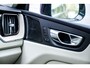 Volvo XC60 2.0 T8 Plug-in Hybrid AWD Ultimate Dark | Long Range | Head-up display | Panoramadak | 360° camera | Gelaagd glas | Adaptieve cruise control | Stoel/ stuur verwarming | Harman Kardon Audio