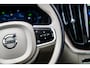 Volvo XC60 2.0 T8 Plug-in Hybrid AWD Ultimate Dark | Long Range | Head-up display | Panoramadak | 360° camera | Gelaagd glas | Adaptieve cruise control | Stoel/ stuur verwarming | Harman Kardon Audio