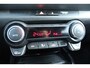 Kia Stonic 100pk DynamicPlusLine I Parkeersensoren I Camera Achter I Trekhaak I NAVI I Airco