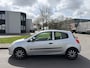 Renault Clio 1.2-16V Team Spirit 75 PK. Leuke,zuinige en fijn rijdende auto !!! Origineel slechts 144.000 KM !!