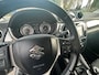Suzuki Vitara 1.4 Boosterjet Stijl // Trekhaak afneembaar // Two-tone // Zwarte velgen // PDC // Full led // Rijklaarprijs!