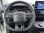 Toyota ProAce City 1.2 Turbo Live Long | Trekhaak | Lat om lat | Parkeersensoren voor/achter | Camera | Apple Carplay / Android Auto | Cruise Control | Airco | 3-zits | Betonplex | 16 inch | Anti-inbraakgeraamte