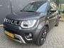 Suzuki Ignis 1.2 Smart Hybrid Style Achteruitrijcamera - Airco - Apple carplay - Bluetooth - Navigatie - Dakrails - Cruise control - Stuur multifunctioneel - Keyless start - Voorstoelen verwarmd - Led verlichting - Elektrische ramen - Getint glas achter - Mistlampen - Licht metalen velgen 16 inch - Radio - Start/stop systeem - Stuur leder