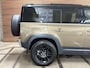 Land Rover Defender 110 2.0 D200 110 | Pano | PPF | Meridian | Trekhaak | Carplay | Geel kenteken incl btw