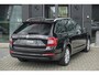 Skoda Octavia Combi 1.6 TDI 105pk DSG Navigatie DAB Xenon / LED Elektrische achterklep Keyless start 17" LMV