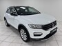 Volkswagen T-Roc 1.0 TSI Style Business TREKHAAK | NAVIGATIE | PARKEERSENSOREN VOOR-EN ACHTER