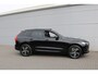Volvo XC60 2.0 T8 Twin Engine AWD R-Design (Pano Sportleder/Memory/Ventilatie/Massage Carplay Navi/360Camera Blis HarmanKardon Standkachel Full-Led PrivacyGlass)