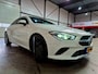 Mercedes-Benz CLA 180 Business Solution 136PK + OH historie|LED|Camera|Navi|Apple|Android|DAB|Lane|18"LMV