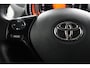 Toyota Aygo 1.0 VVT-i x-joy | Apple Carplay/Android Auto | Climate Control | Lichtmetalen Velgen | Parkeercamera |