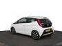 Toyota Aygo 1.0 VVT-i x-joy | Apple Carplay/Android Auto | Climate Control | Lichtmetalen Velgen | Parkeercamera |