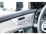 Volvo XC90 T8 Plug-in hybrid AWD Ultra Black Ed. Exec. | Google | Long Range | Ventilatie Voorstoelen | Bowers & Wilkins Audio | Luchtvering | Head-Up Display | Stoel-/Stuurverwarming | Adaptieve Cruise Control | 360 Camera | Massage | Gelamineerde Zijruiten Rondom | Getint Glas | Keyless | Memory | Elek. Achterklep | 22" LM
