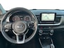 Kia Stonic 1.0 T-GDi MHEV DynamicPlusLine | Trehaak Afneembare Kogel + 13-Polige Stekker | Apple Carplay / Android Auto | Navigatiesysteem | Licht + Regensensor | Parkeersensoren + Camera Achter | Cruise Control | 16" Lichtmetalen Velgen