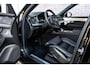 Volvo XC90 T8 Plug-in hybrid AWD Ultra Black Ed. Exec. | Google | Long Range | Ventilatie Voorstoelen | Trekhaak | Bowers & Wilkins Audio | Luchtvering | Head-Up Display | Stoel-/Stuurverwarming | Adaptieve Cruise Control | 360 Camera | Massage | Gelamineerde Zijruiten Rondom | Getint Glas | Keyless | Memory | Elek. Achterklep | 22" LM