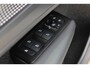 Volvo XC40 T3 R-Design | Adaptieve Cruise-control & Pilot-assist | Elektrisch verwarmbare voorruit | 360 graden camera | Elektrisch verstelbare bestuurdersstoel met memorie functie | Semi-automatische trekhaak | Verwarmbare voorstoelen | Panoramisch schuif/kantel dak | Standkachel