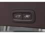 Volvo XC40 T3 R-Design | Adaptieve Cruise-control & Pilot-assist | Elektrisch verwarmbare voorruit | 360 graden camera | Elektrisch verstelbare bestuurdersstoel met memorie functie | Semi-automatische trekhaak | Verwarmbare voorstoelen | Panoramisch schuif/kantel dak | Standkachel