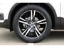 Volvo XC40 T3 R-Design | Adaptieve Cruise-control & Pilot-assist | Elektrisch verwarmbare voorruit | 360 graden camera | Elektrisch verstelbare bestuurdersstoel met memorie functie | Semi-automatische trekhaak | Verwarmbare voorstoelen | Panoramisch schuif/kantel dak | Standkachel
