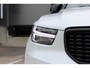 Volvo XC40 T3 R-Design | Adaptieve Cruise-control & Pilot-assist | Elektrisch verwarmbare voorruit | 360 graden camera | Elektrisch verstelbare bestuurdersstoel met memorie functie | Semi-automatische trekhaak | Verwarmbare voorstoelen | Panoramisch schuif/kantel dak | Standkachel