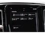 Volvo XC40 T3 R-Design | Adaptieve Cruise-control & Pilot-assist | Elektrisch verwarmbare voorruit | 360 graden camera | Elektrisch verstelbare bestuurdersstoel met memorie functie | Semi-automatische trekhaak | Verwarmbare voorstoelen | Panoramisch schuif/kantel dak | Standkachel