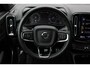 Volvo XC40 T3 R-Design | Adaptieve Cruise-control & Pilot-assist | Elektrisch verwarmbare voorruit | 360 graden camera | Elektrisch verstelbare bestuurdersstoel met memorie functie | Semi-automatische trekhaak | Verwarmbare voorstoelen | Panoramisch schuif/kantel dak | Standkachel