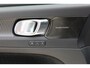 Volvo XC40 T3 R-Design | Adaptieve Cruise-control & Pilot-assist | Elektrisch verwarmbare voorruit | 360 graden camera | Elektrisch verstelbare bestuurdersstoel met memorie functie | Semi-automatische trekhaak | Verwarmbare voorstoelen | Panoramisch schuif/kantel dak | Standkachel