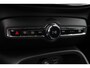 Volvo XC40 T3 R-Design | Adaptieve Cruise-control & Pilot-assist | Elektrisch verwarmbare voorruit | 360 graden camera | Elektrisch verstelbare bestuurdersstoel met memorie functie | Semi-automatische trekhaak | Verwarmbare voorstoelen | Panoramisch schuif/kantel dak | Standkachel