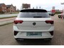 Volkswagen T-Roc 1.5-150pk R-Line Edition DSG-AUTOMAAT ! Gun u het comfort en gemak van een automaat ! Slechts 16.000km ! Winterpakket, Adapt. Cruise Control, Climate Control, Camera, CarPlay