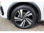 Volkswagen T-Roc 1.5-150pk R-Line Edition DSG-AUTOMAAT ! Gun u het comfort en gemak van een automaat ! Slechts 16.000km ! Winterpakket, Adapt. Cruise Control, Climate Control, Camera, CarPlay