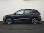 Skoda Karoq 1.5 TSI ACT Sportline 150pk DSG Dealer O.H | Trekhaak Afn. | Panodak | RS Sportstoelen Verwarmd | Adaptive Cruise | Sfeerverlichting | Camera | Apple Carplay | Keyless | Navigatie | DAB | 19" L.M |