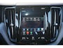 Volvo XC60 190PK T4 R-Design AUTOM. | SUPER LUXE | PANO | TREKHAAK