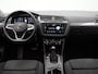 Volkswagen Tiguan Life Automaat - Camera - LED - Navigatie - Stoelverwarming - Park Assist -ACC