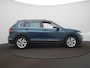 Volkswagen Tiguan 1.5 TSI Elegance Automaat - IQ light - Park Assist- Navigatie - Camera - ACC - Side Assist - Achterklep elektrisch