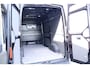 Volkswagen Crafter 35 2.0 TDI 140pk L3H3 Comfortline Camera Carplay Stoelverwarming Parkeersensoren Virtual Cockpit Bijrijdersbank