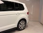 Volkswagen Touran 1.5 TSI Highline 7p | LEER | LED | 2 x R-LINE | CAMERA |