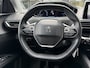 Peugeot 5008 130 Pk Benzine 5-Persoons Luxe Allure Zwart * Trekhaak * Navigatie * 1/2 Lederen Interieur * L.M. Velgen * Climate & Cruise Control * Hoge Zit * Vingerhoets; Vierde Generatie Eersteklas Service. Al meer dan 100 jaar een begrip in de Brabantse Kempen.